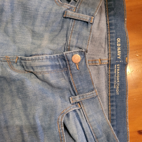 Old Navy 10 regular straight cropped jeans - Picture 2 of 2